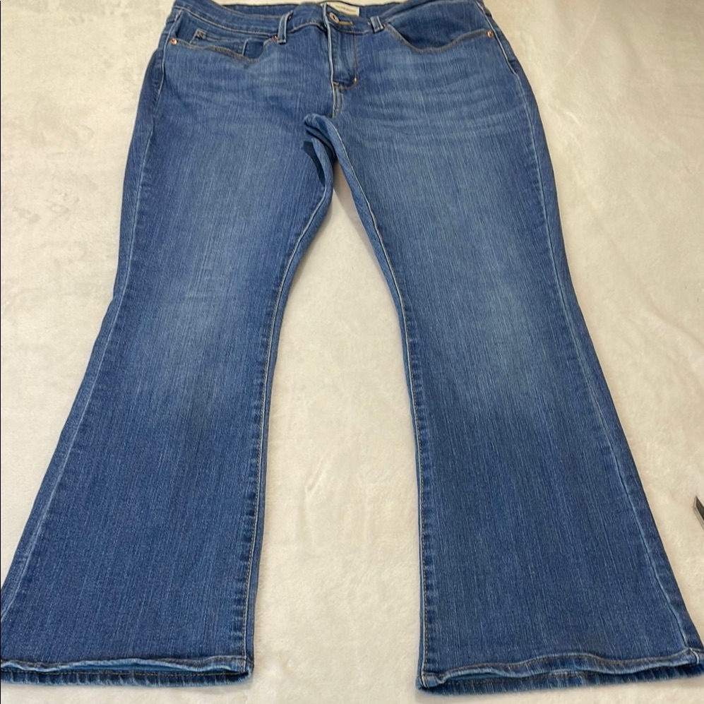 Levis, Signature By Levi Strauss Mid Rise Bootcut Size 10s Women's Blue Jeans